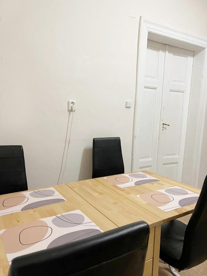 Modern Apartment Krakovska Prag Eksteriør billede